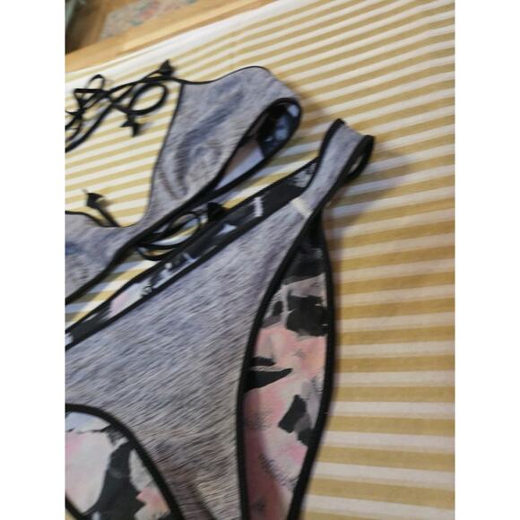 Lululemon RARE Reversible Bikini Set Size 8 - Picture 11 of 16